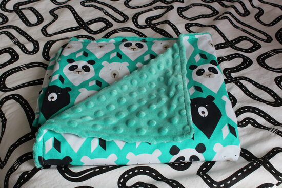 Lāča tirkīzi zilā sedziņa (1)